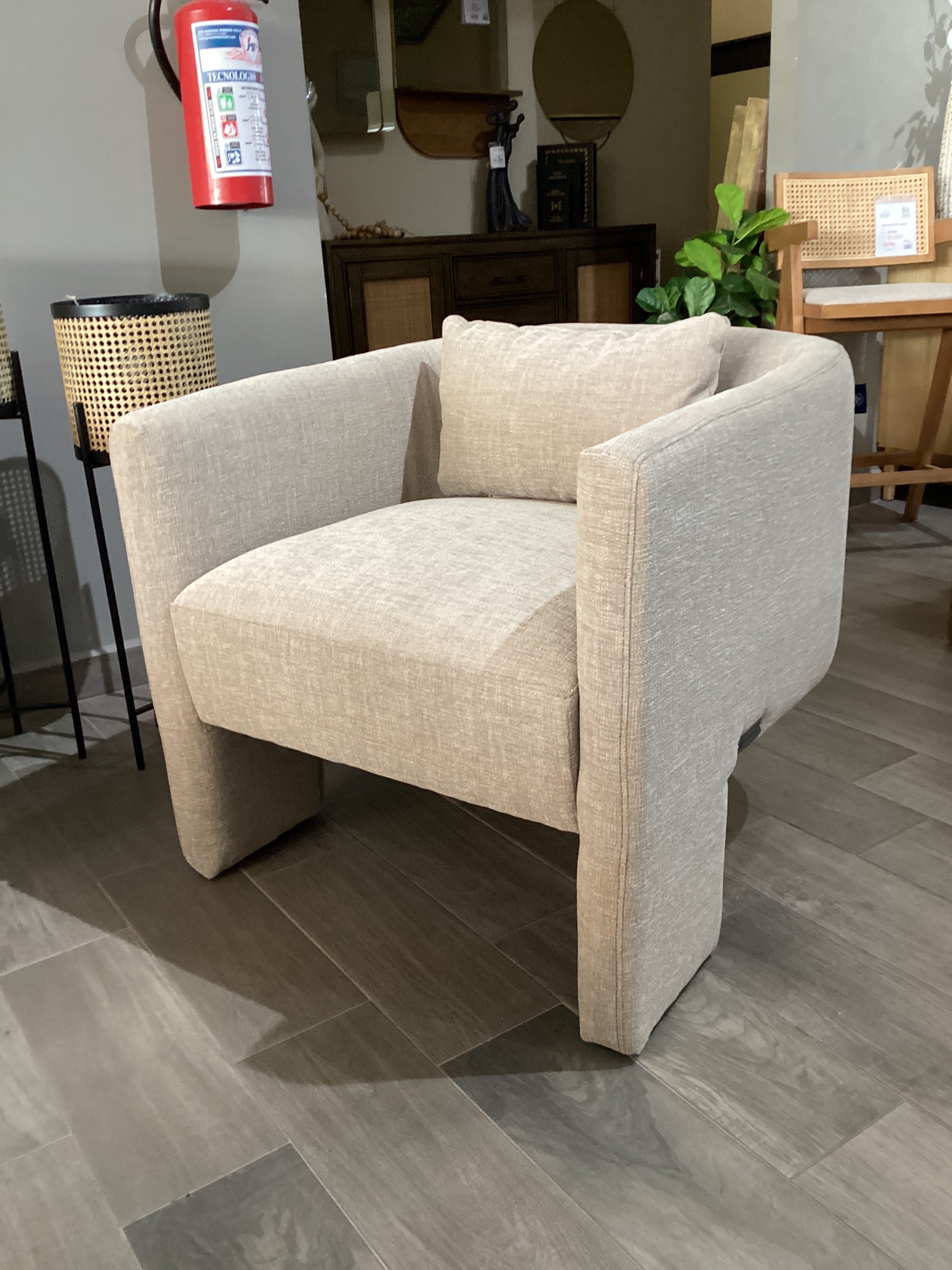 Sillón individual NAVOT / Bruno Sand