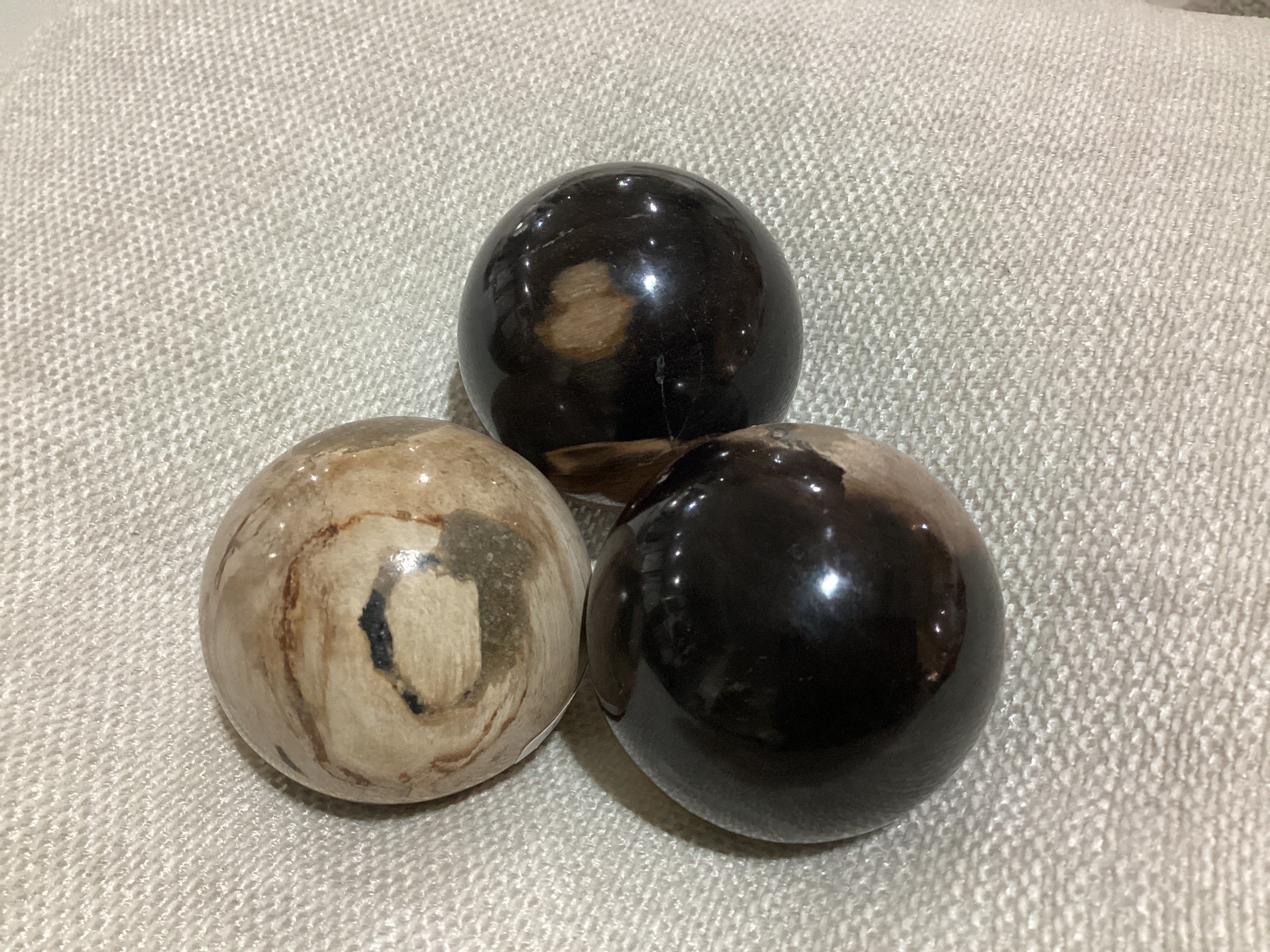 Esfera de Madera Petrificada 2- 2.5"