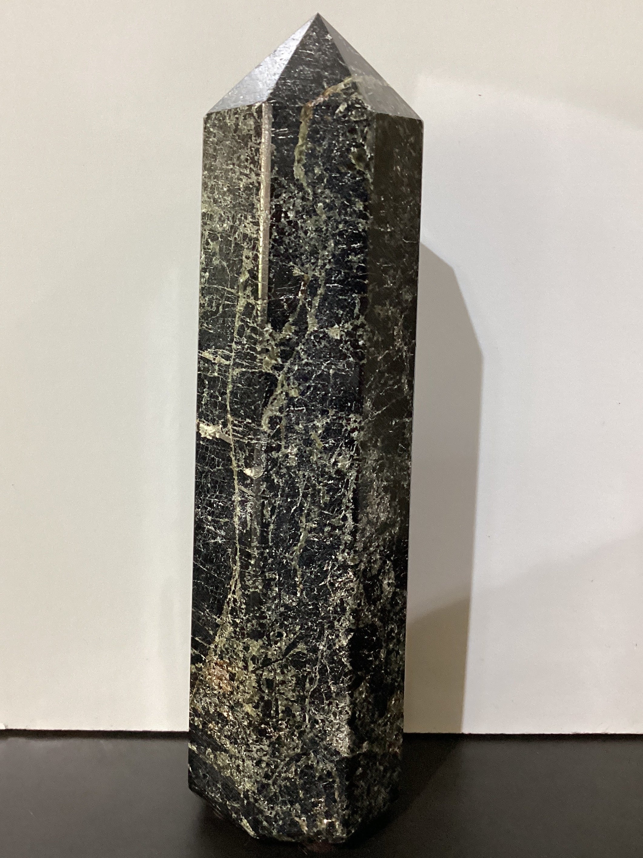 Obelisco de Turmalina Negra con Mica c/u L 1