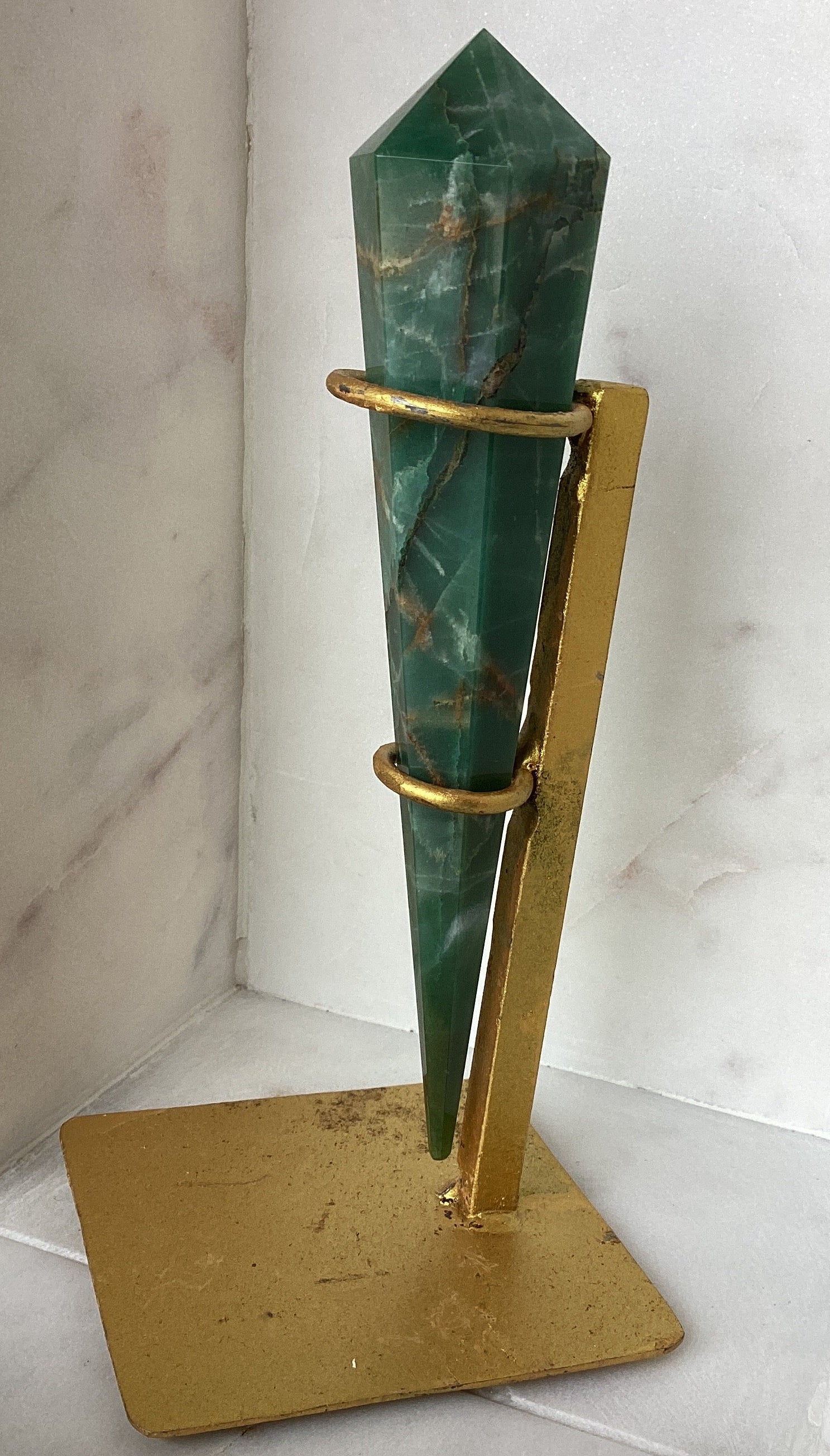 Cuarzo Verde en Base Dorada 6.5-8"