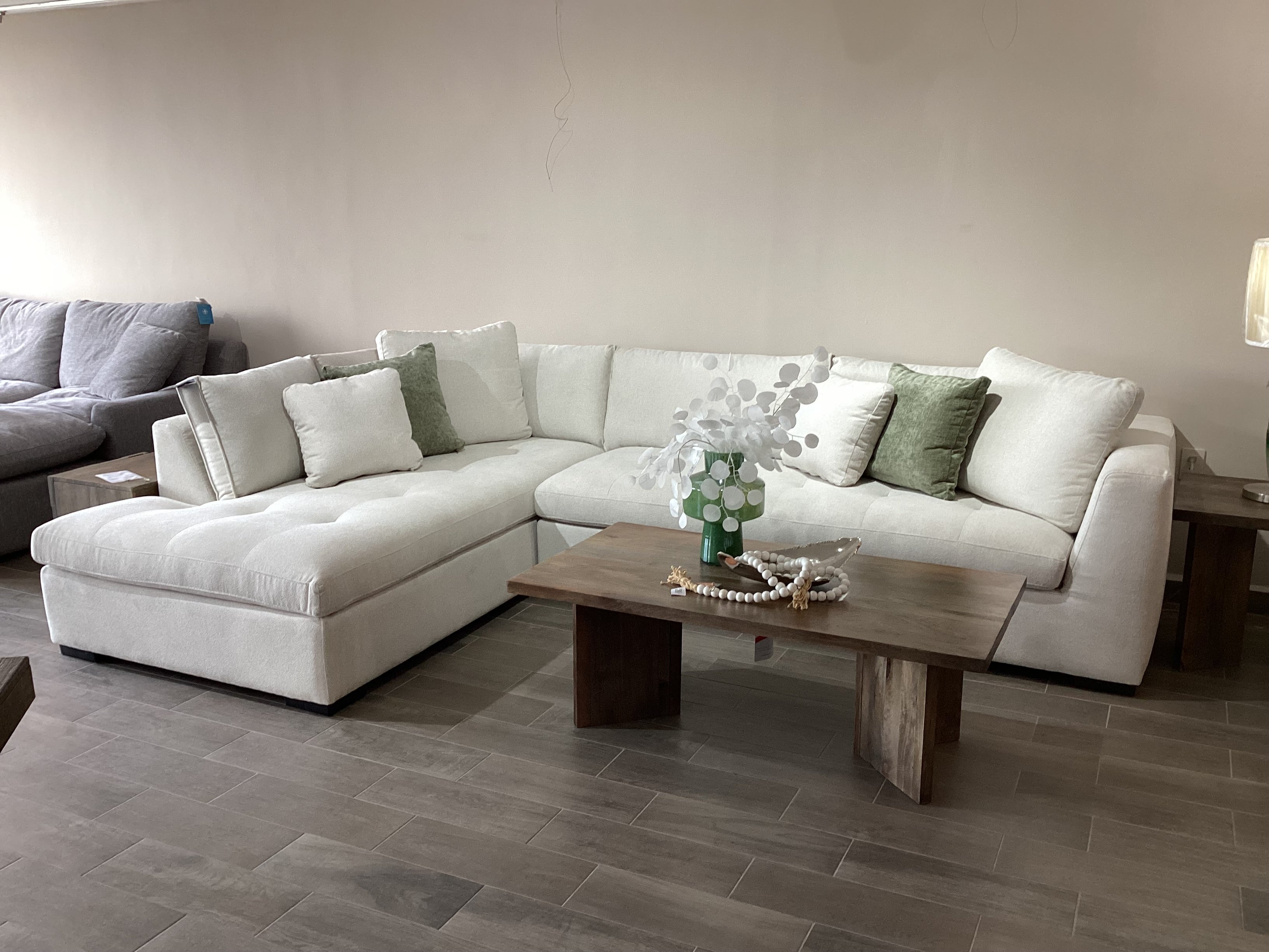 Sala Seccional BRALEY 2 pzs Chaise Izquierdo Calixto Beige