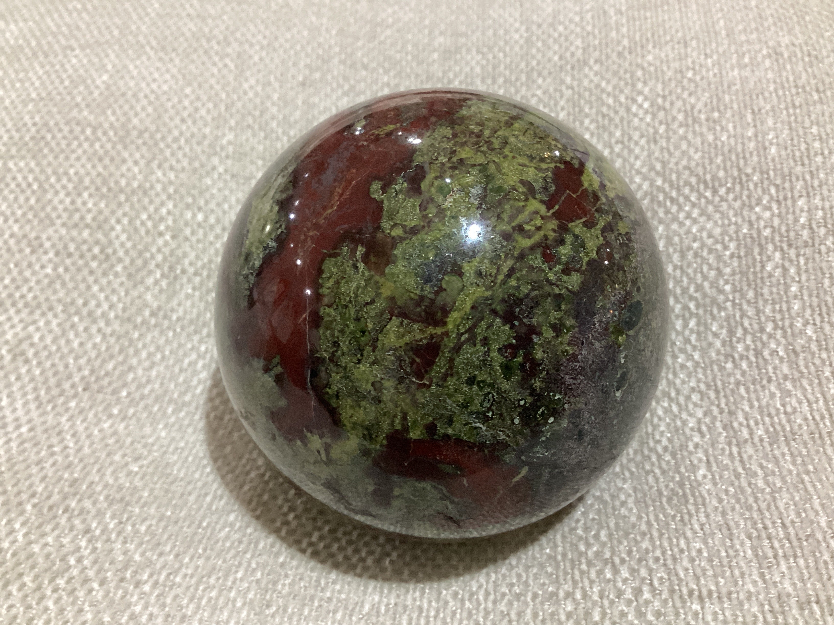 Esfera de Jaspe Sangre de Dragón Chica 2"