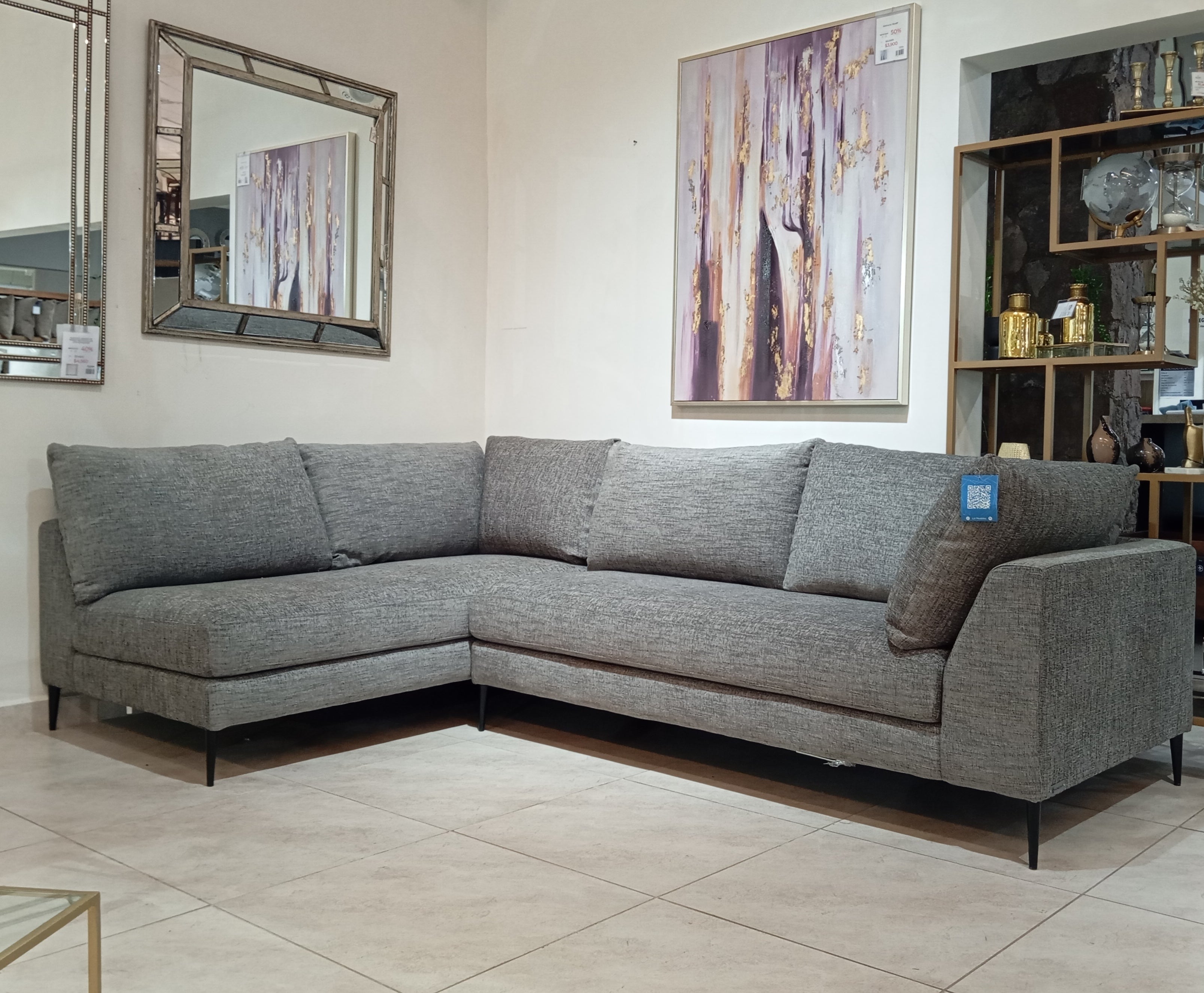 Sala Seccional SPIGA Izq / Dicosta Charcoal