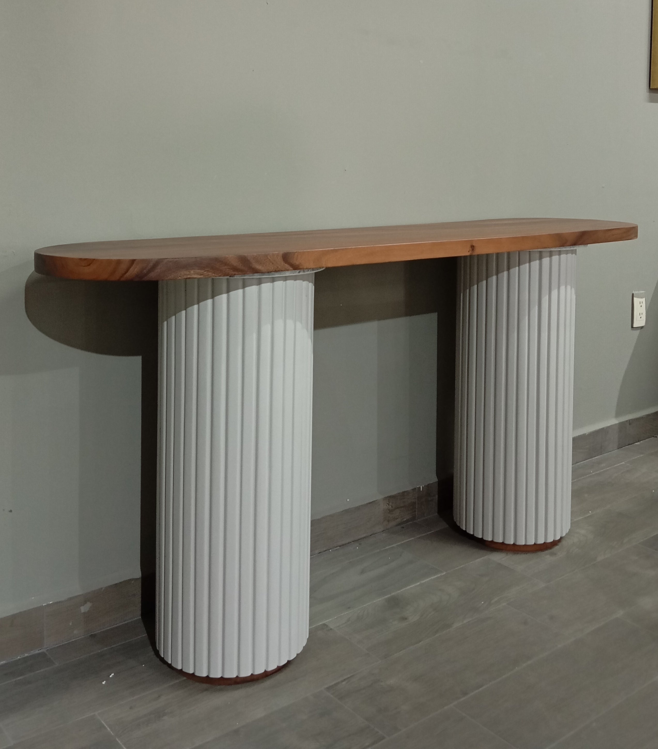Consola HELENA 160x85x45, Ostra