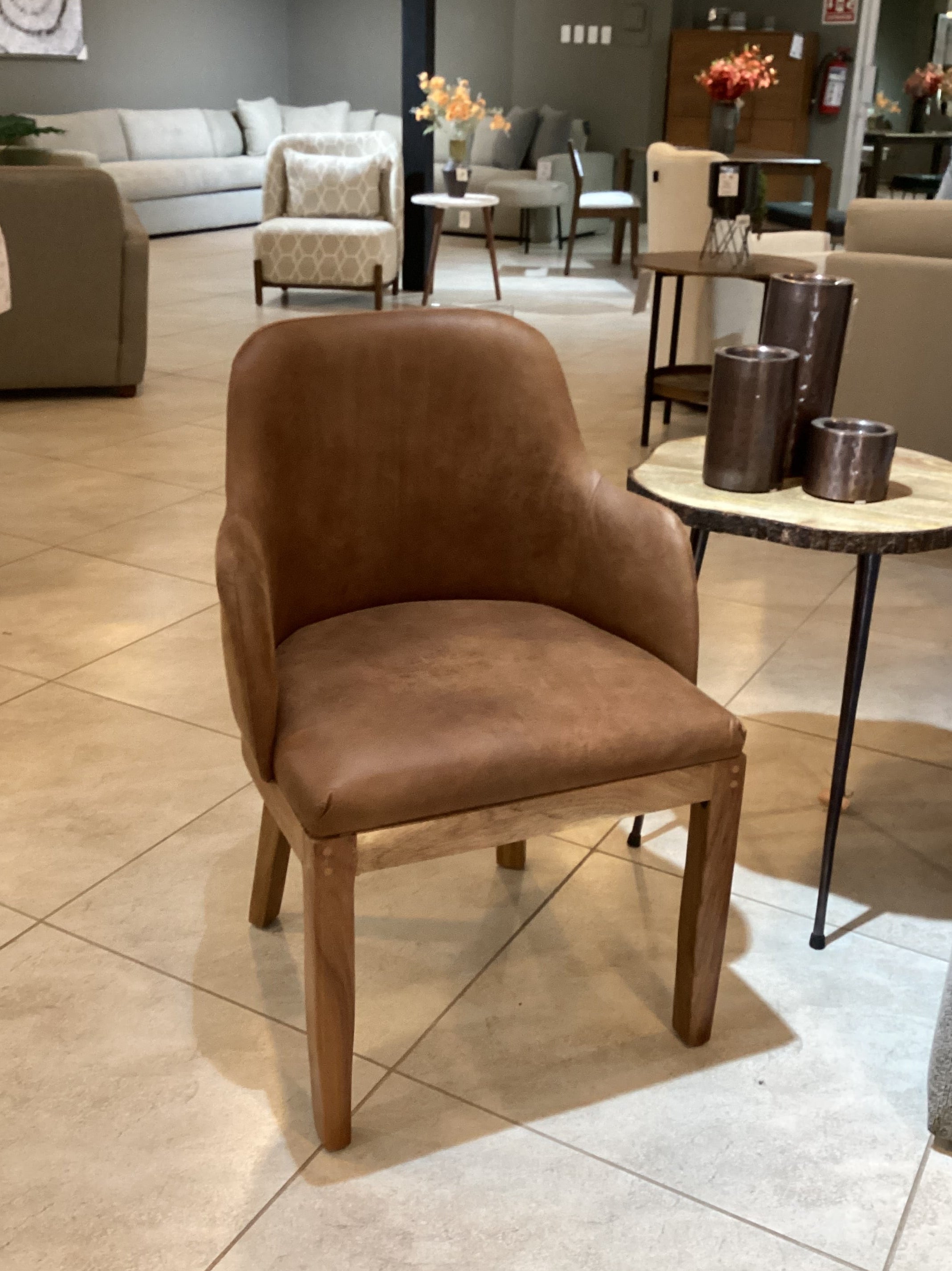 Silla PALIO Parota, Piel Topo castaño