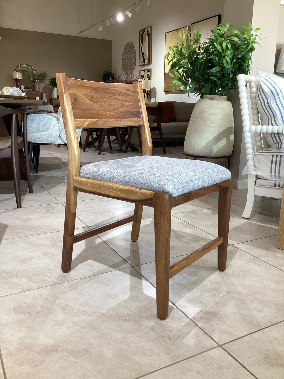 Silla AURA, parota