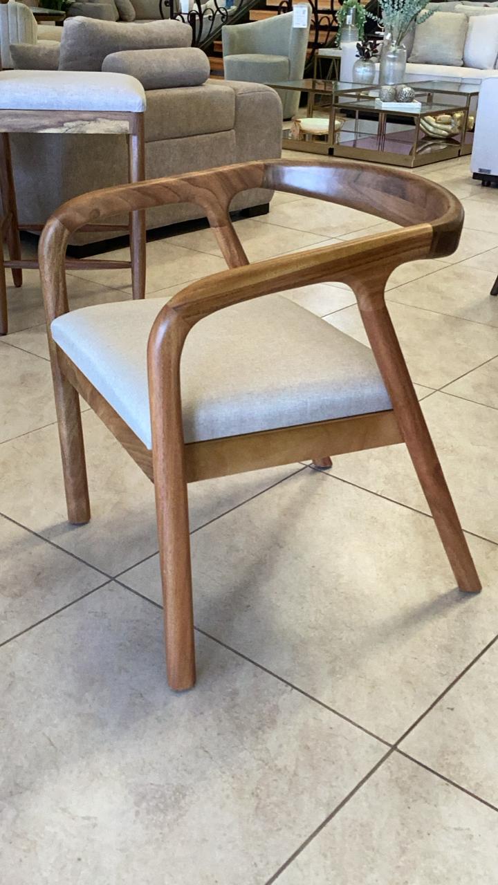 Silla LANA, parota