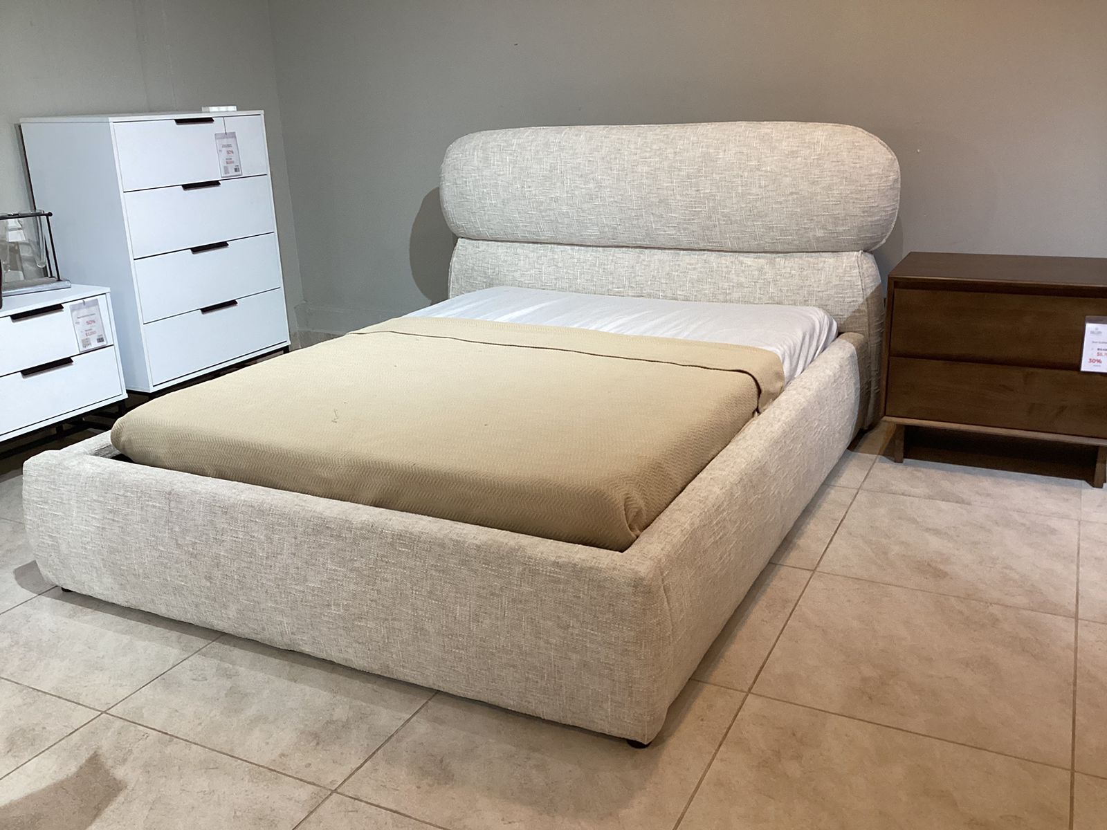 Cama tapizada AMSTERDAM Queen, beige