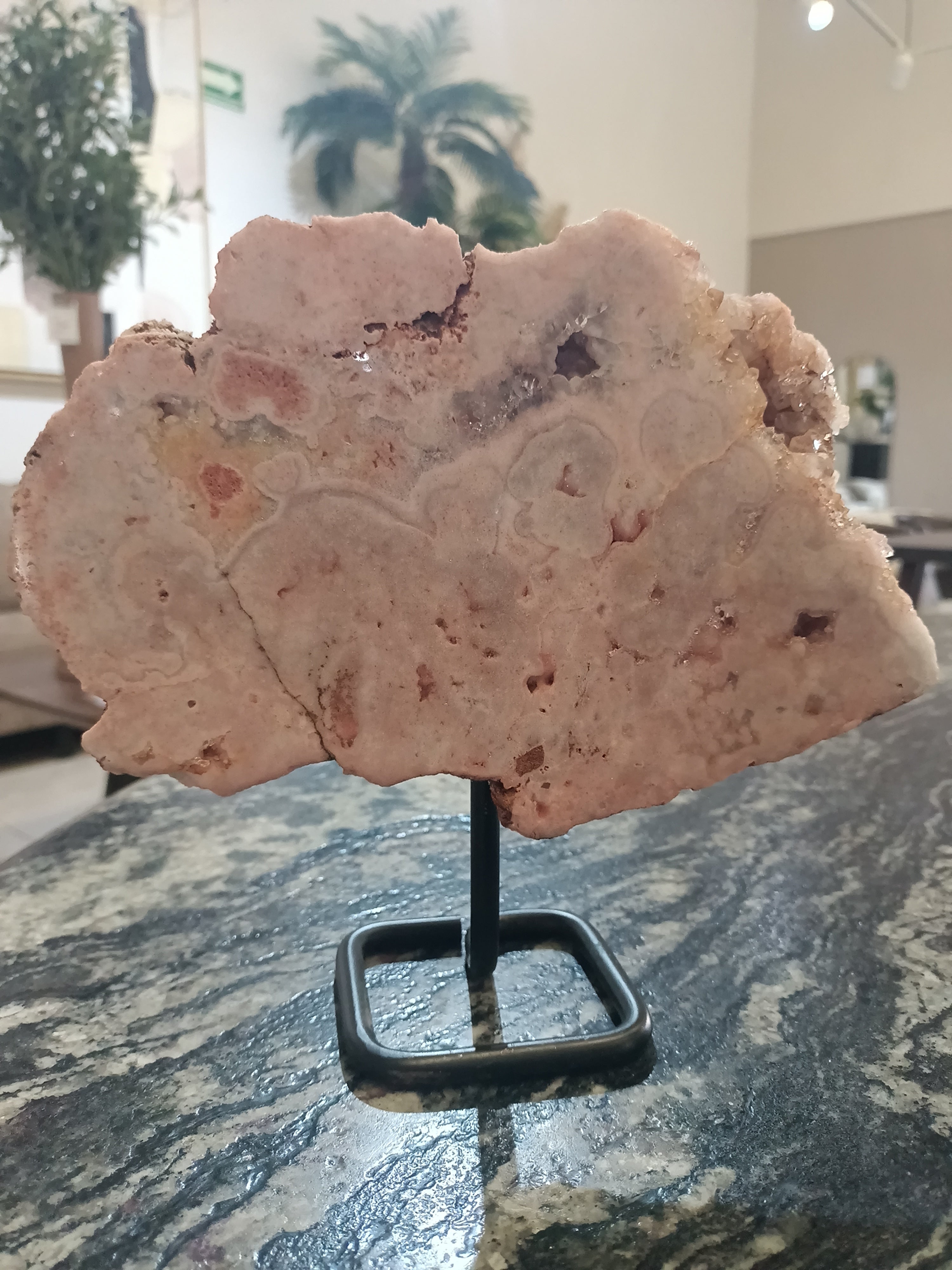 Amatista rosa en base